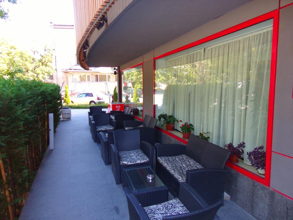 Universal Hotel Dupnitsa Luaran gambar