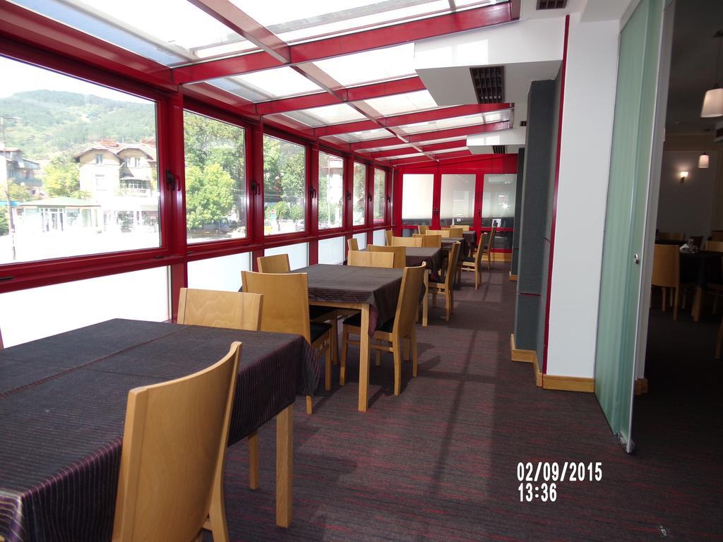 Universal Hotel Dupnitsa Luaran gambar