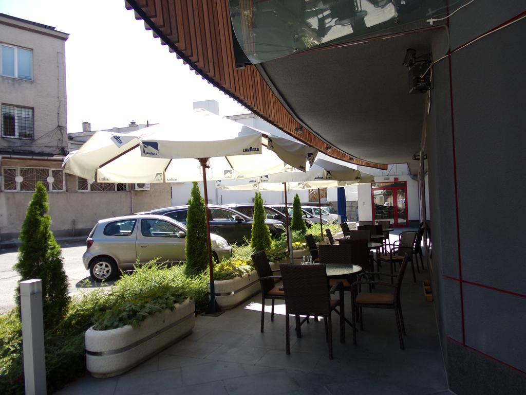 Universal Hotel Dupnitsa Luaran gambar