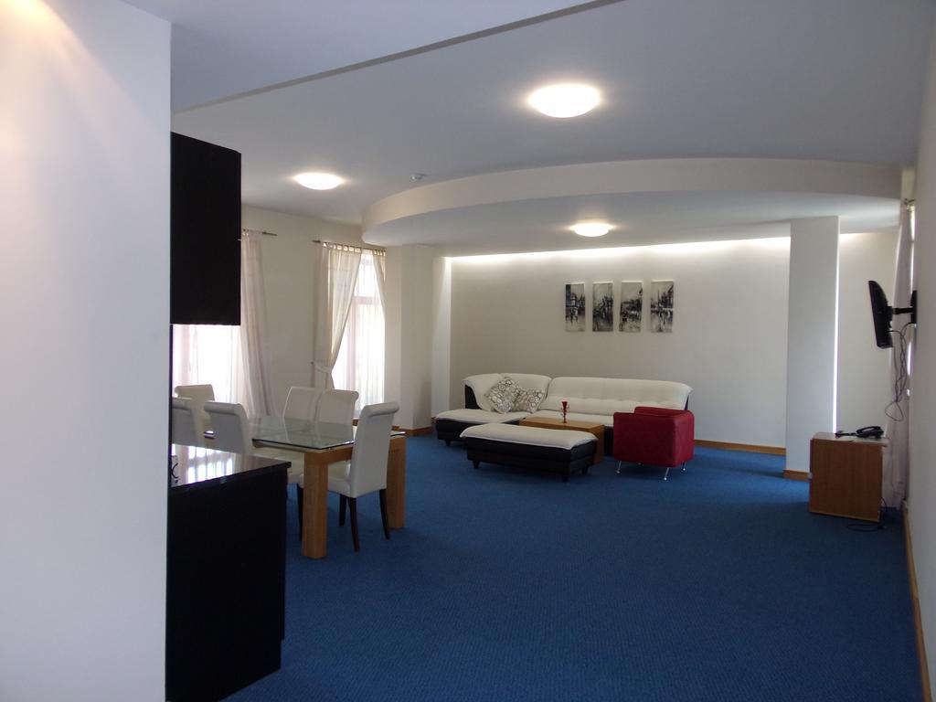 Universal Hotel Dupnitsa Luaran gambar
