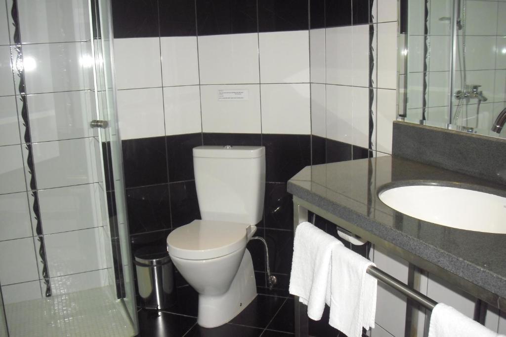 Universal Hotel Dupnitsa Luaran gambar